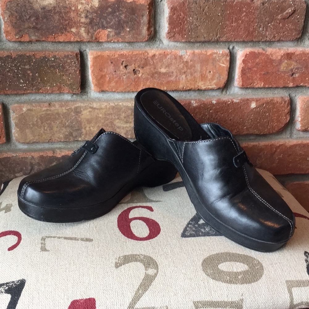 Euro Step Black Leather Mules